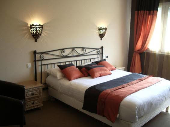 Bhoma Bourges - Hotel & Restaurant Cameră foto